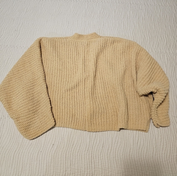 Oversized short button up Cardigan - Picture 6 of 9